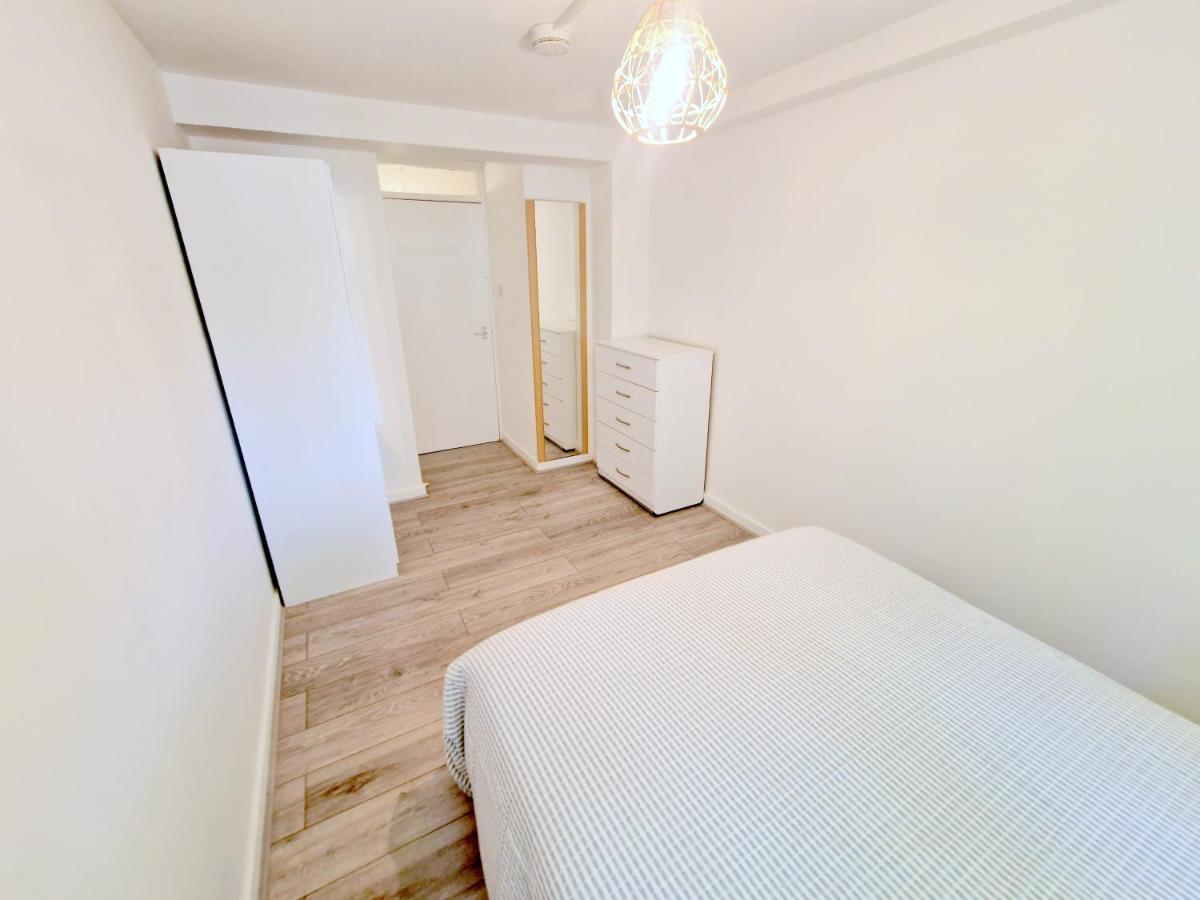 Flat In Battersea, 5 Minutes From Clapham Junction Station Appartement Londen Buitenkant foto